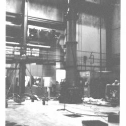 FW-Men_working_on_stuck_broken_fuel_rod_1959