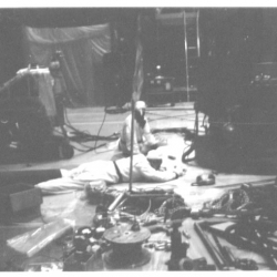 FW-Men_working_on_un-sticking_broken_fuel_Rod_1959