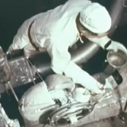 Pace_applying_sealant