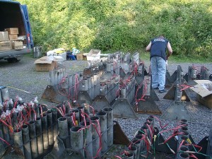 Preparing fireworks - Klaus Graf