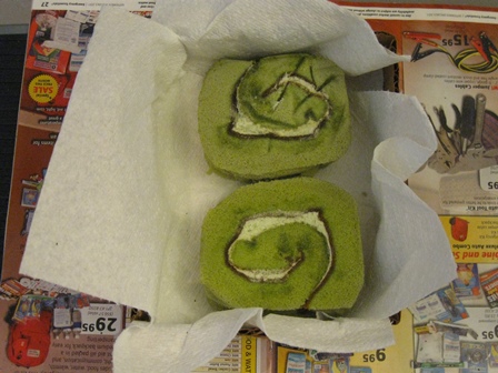 9-05-11 Swiss Roll Green Tea Cake Test 2