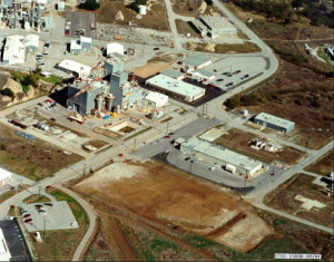 SSFL Area IV Hot Zone with plutonium fuel fabrication facility in long flat building to right next to dirt lot.