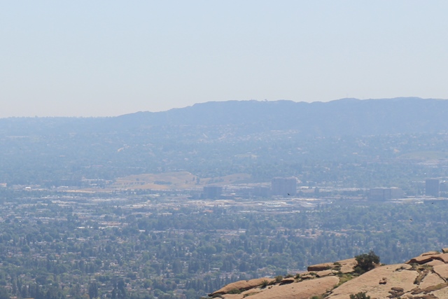 Hot air over western Los Angeles in San Fernando Valley