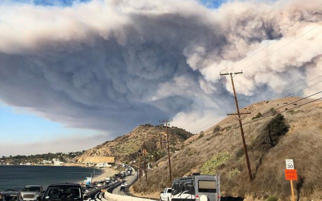 Woolsey Fire evacuation from Malibu on November 9, 2018 by Cyclonebiskit