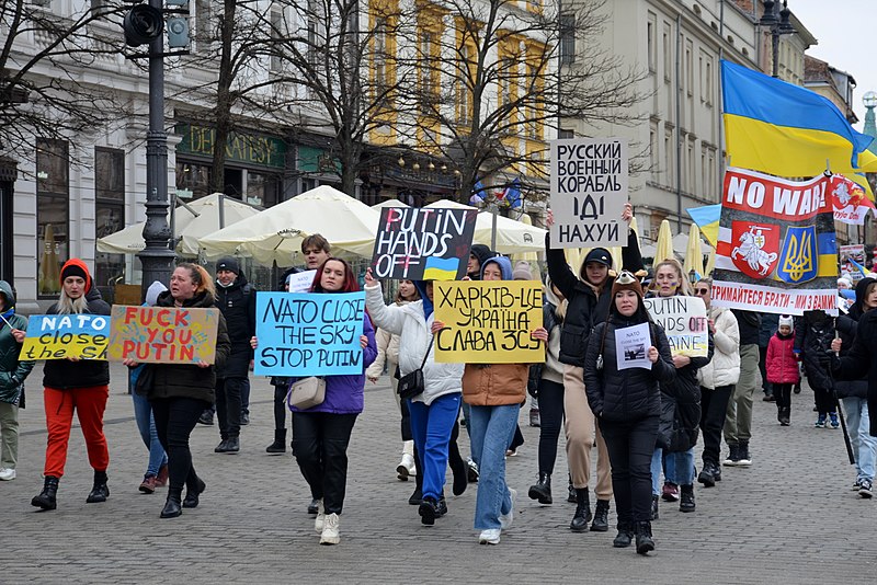 Refugees from Ukraine in Kraków by Silar